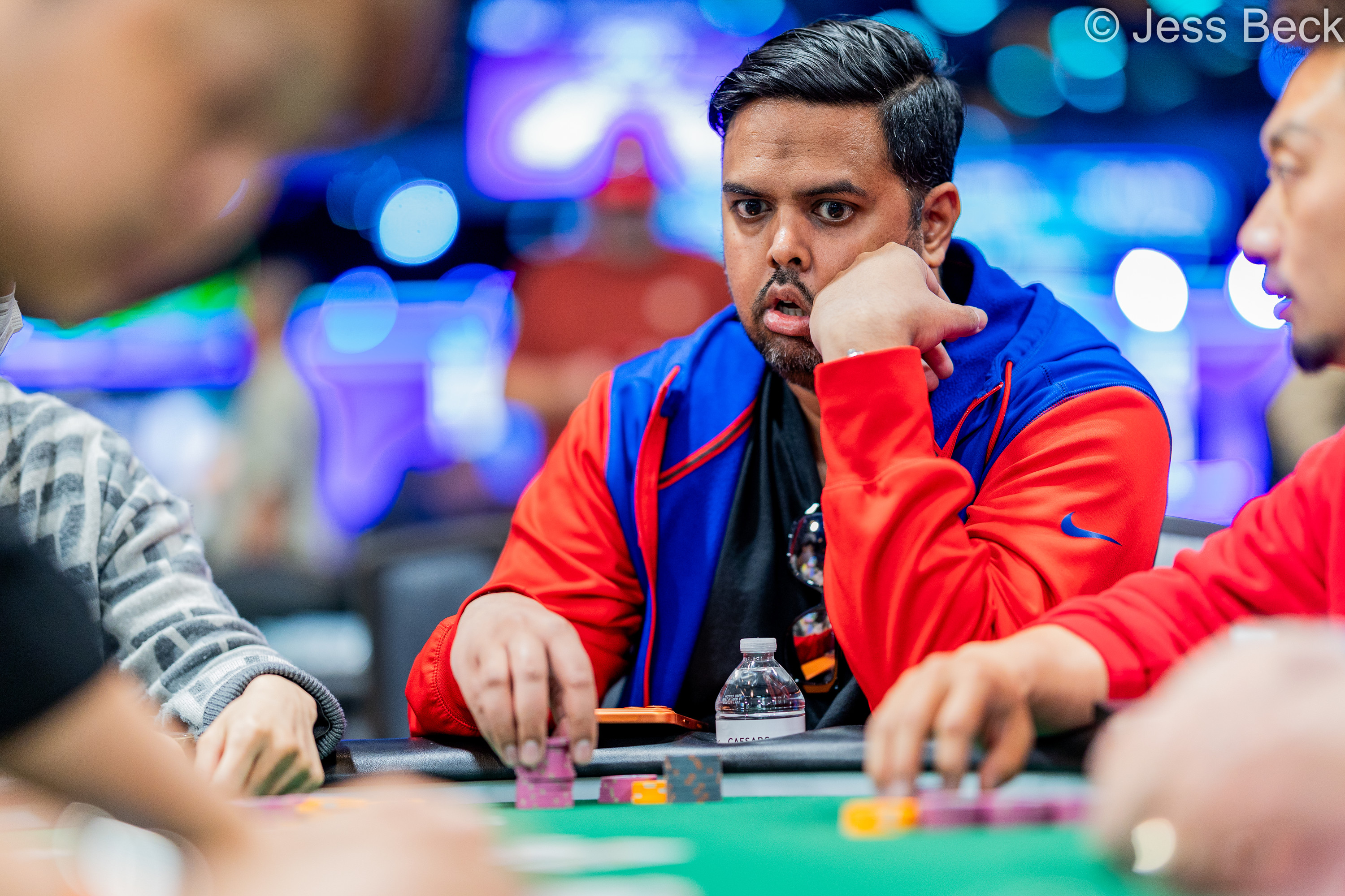 在线娱乐 - WSOP 主赛事泡沫期上演“清一色”VS“葫芦”的世纪对决 - 完美百家乐